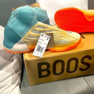 Adidas Yeezy quantum Hi- Res Coral